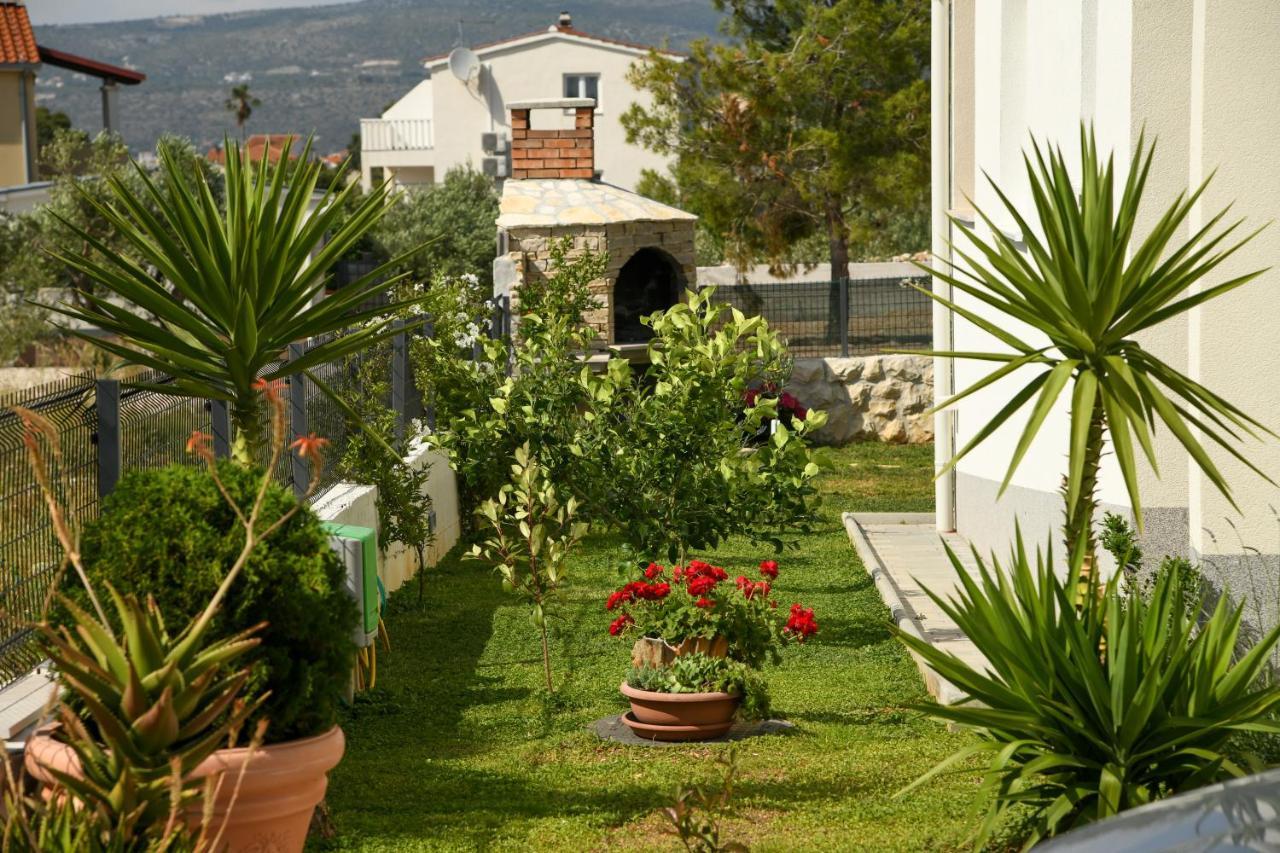 Holiday Home Mb Ražanj Eksteriør billede