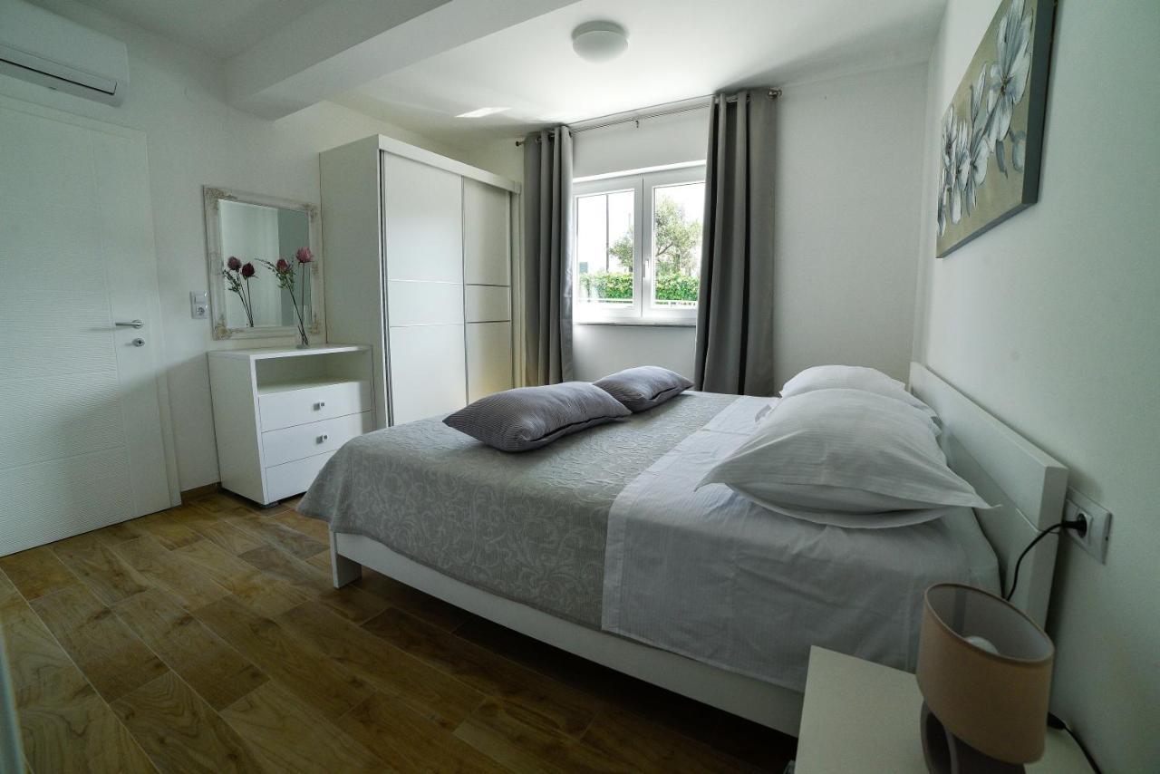 Holiday Home Mb Ražanj Eksteriør billede