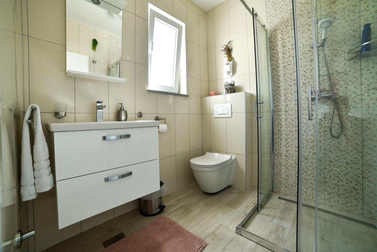 Holiday Home Mb Ražanj Eksteriør billede