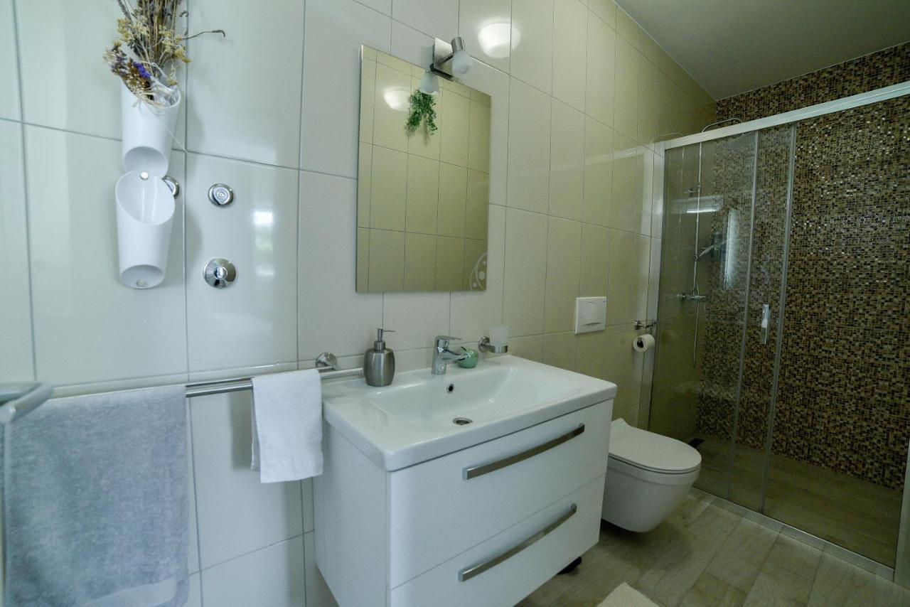 Holiday Home Mb Ražanj Eksteriør billede