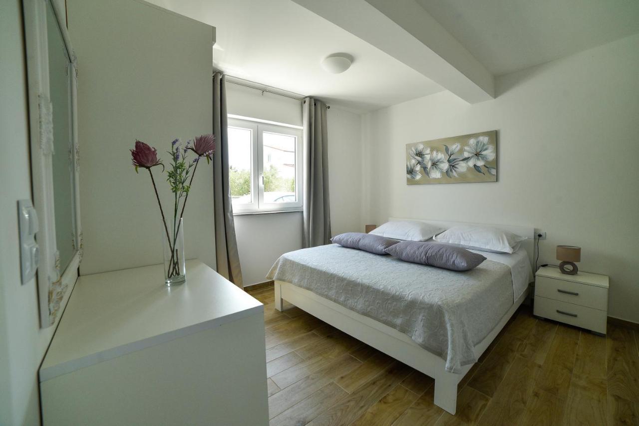 Holiday Home Mb Ražanj Eksteriør billede