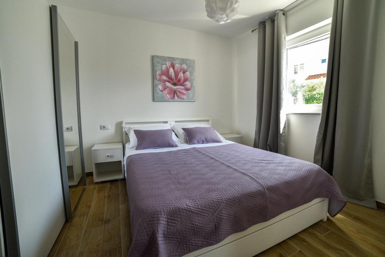 Holiday Home Mb Ražanj Eksteriør billede