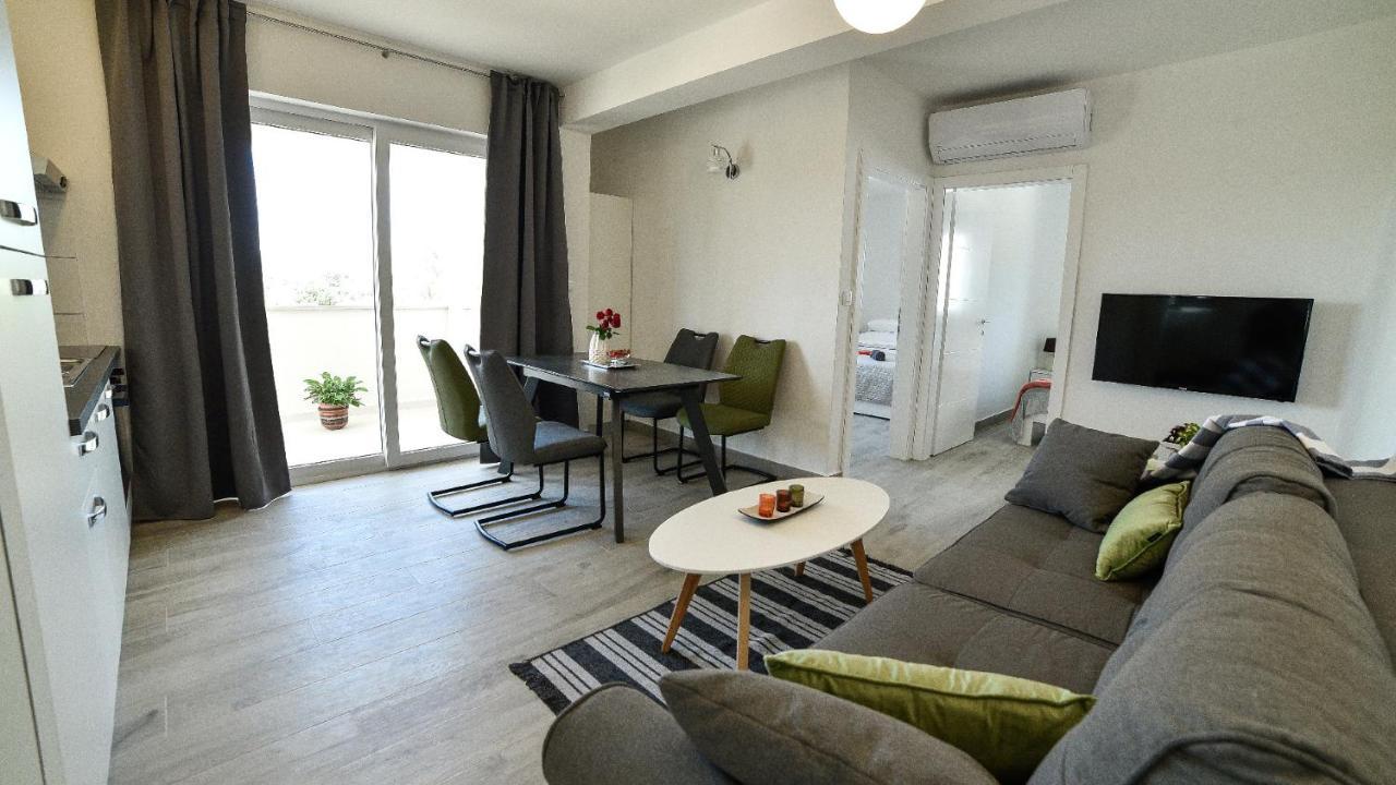 Holiday Home Mb Ražanj Eksteriør billede