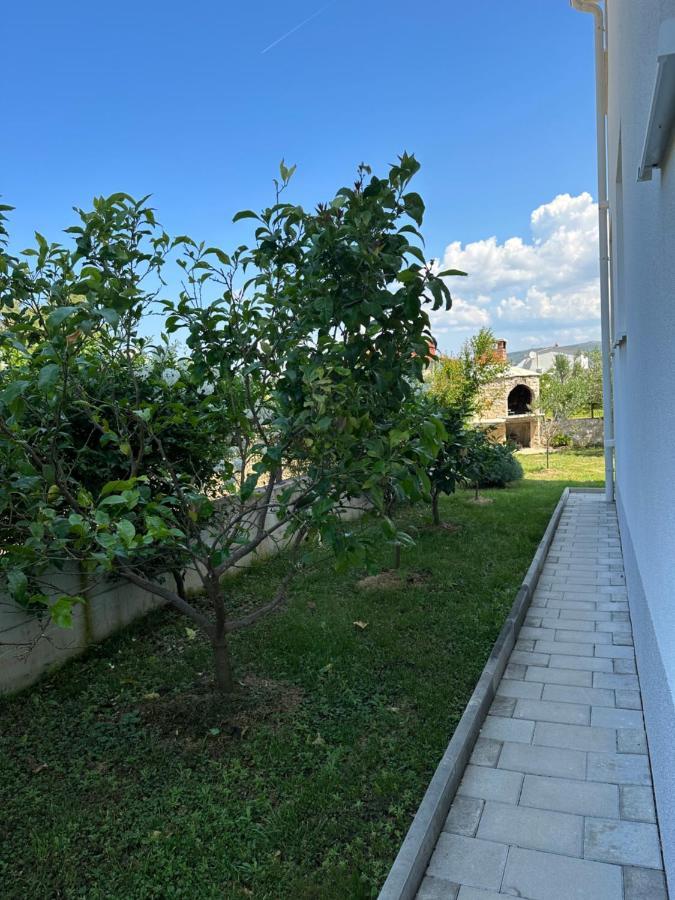 Holiday Home Mb Ražanj Eksteriør billede