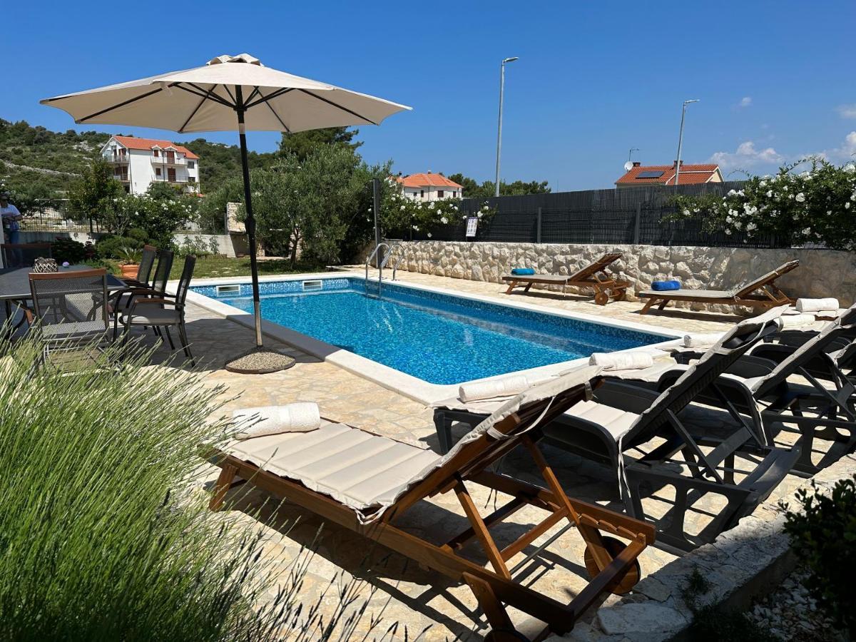 Holiday Home Mb Ražanj Eksteriør billede