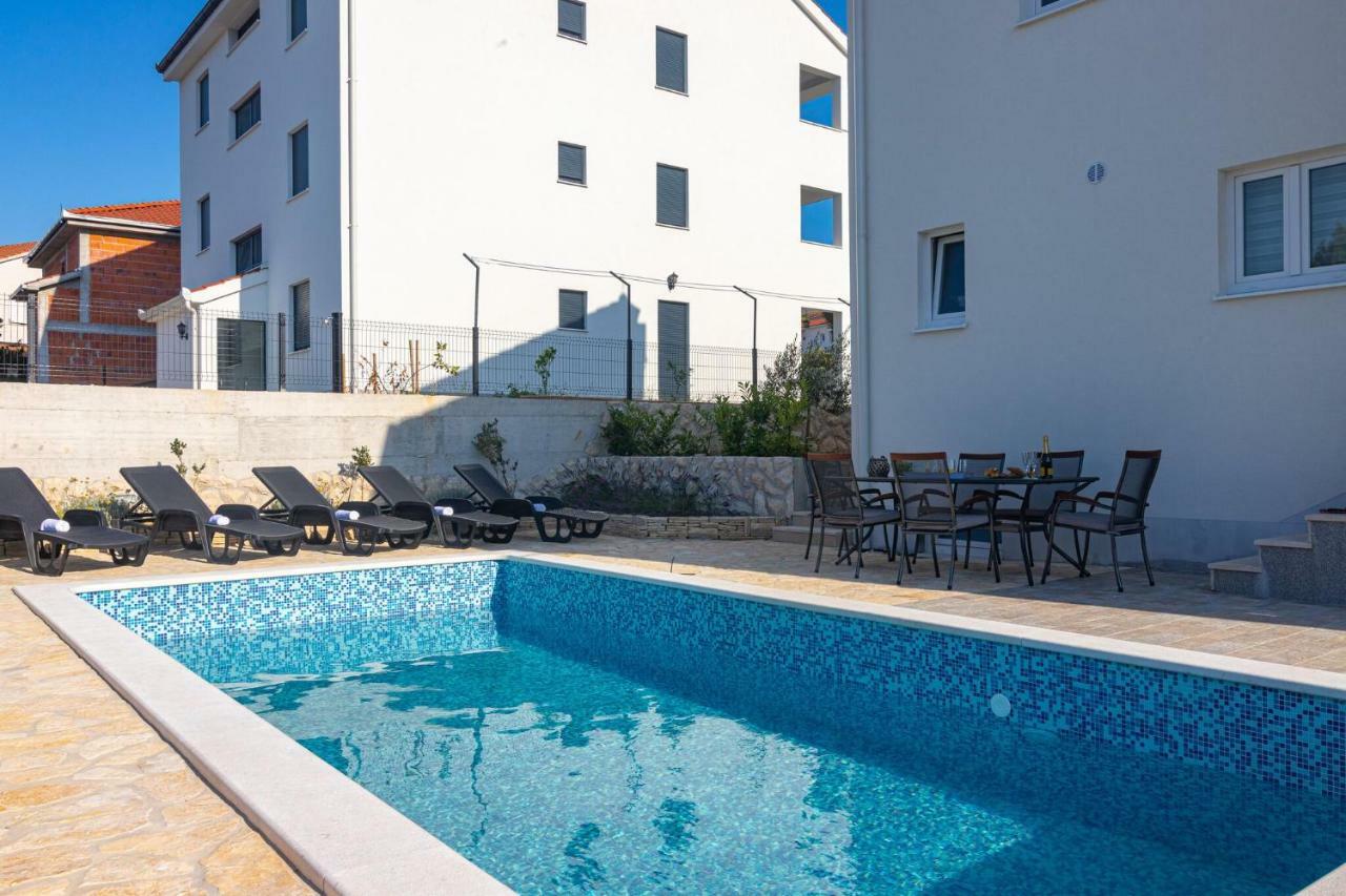 Holiday Home Mb Ražanj Eksteriør billede